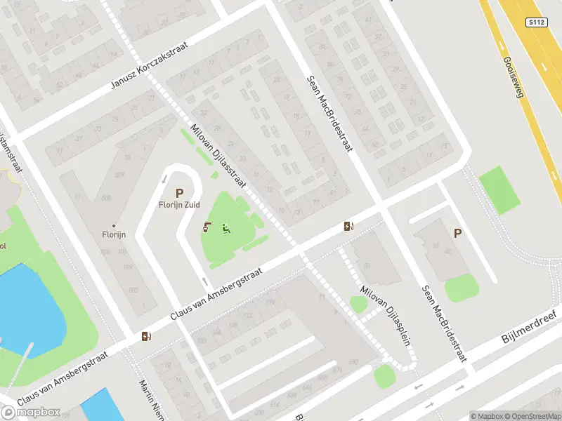 Ambulance met grote spoed naar de Milovan Djilasstraat in Amsterdam