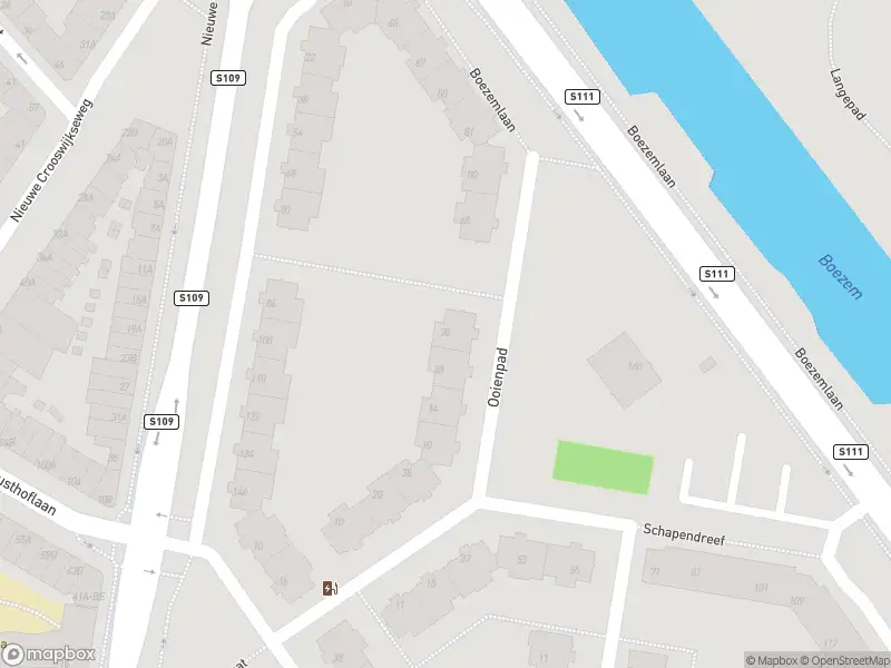 Ambulance met grote spoed naar de Ooienpad in Rotterdam