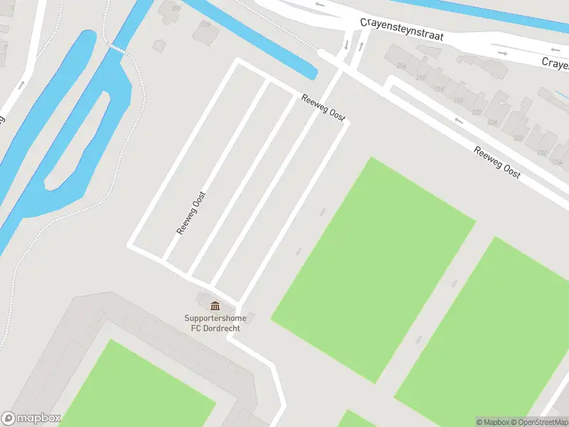 Ambulance met gepaste spoed naar de Reeweg Oost in Dordrecht