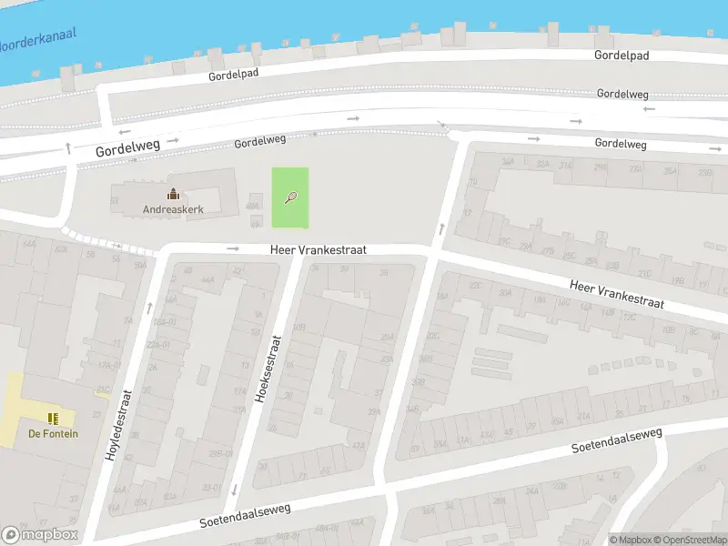 Ambulance met gepaste spoed naar de Heer Vrankestraat in Rotterdam