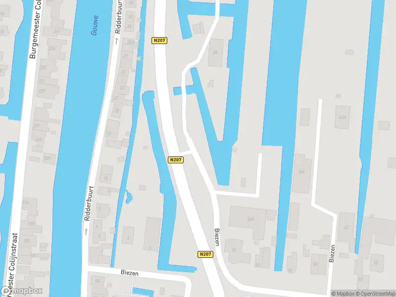 Politie met grote spoed naar de Alphenseweg in Boskoop vanwege personen te water