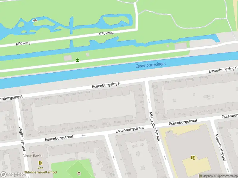 Ambulance met grote spoed naar de Essenburgsingel in Rotterdam
