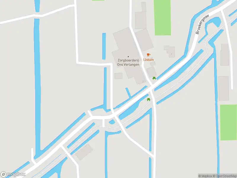 Ambulance met grote spoed naar de Middenlaan Zunderdorp in Amsterdam