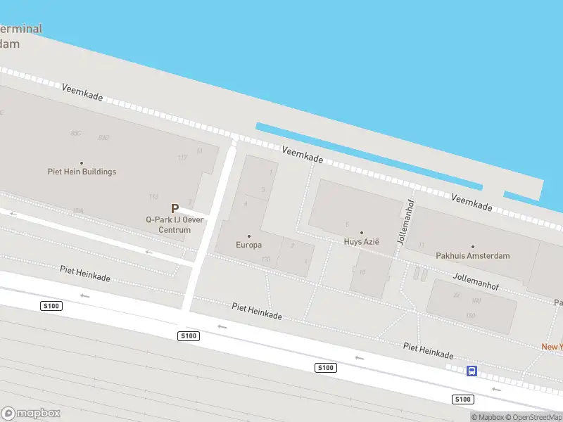Ambulance met grote spoed naar de Jollemanhof in Amsterdam