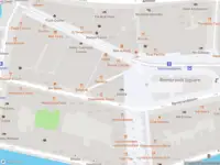 Ambulance met grote spoed naar de Korte Reguliersdwarsstraat in Amsterdam