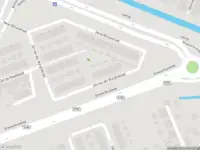 Ambulance met grote spoed naar de Jan van der Burghstraat in Hoogvliet Rotterdam