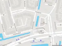 Ambulance met gepaste spoed naar de Hindersteinstraat in Rotterdam