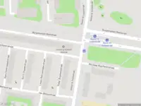 Ambulance met grote spoed naar de Nicolaas Ruychaverstraat in Amsterdam