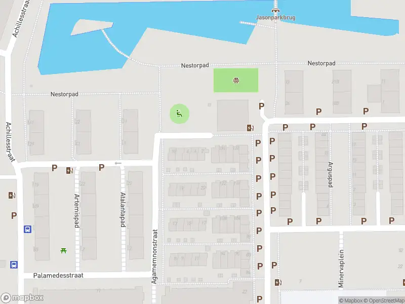 Ambulance met grote spoed naar de Nestorpad in Rotterdam