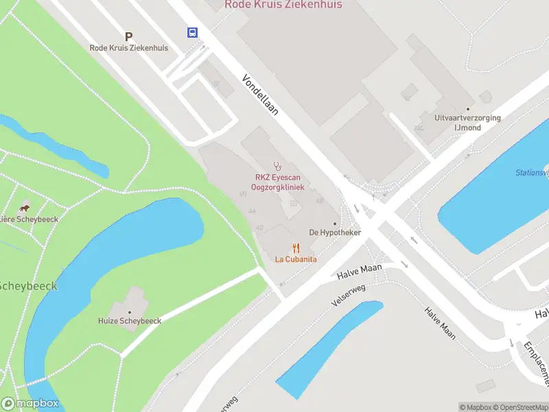 Ambulance met grote spoed naar de Velserweg in Beverwijk