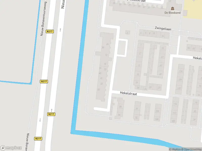 Ambulance met grote spoed naar de Hekelstraat in 's-Gravendeel