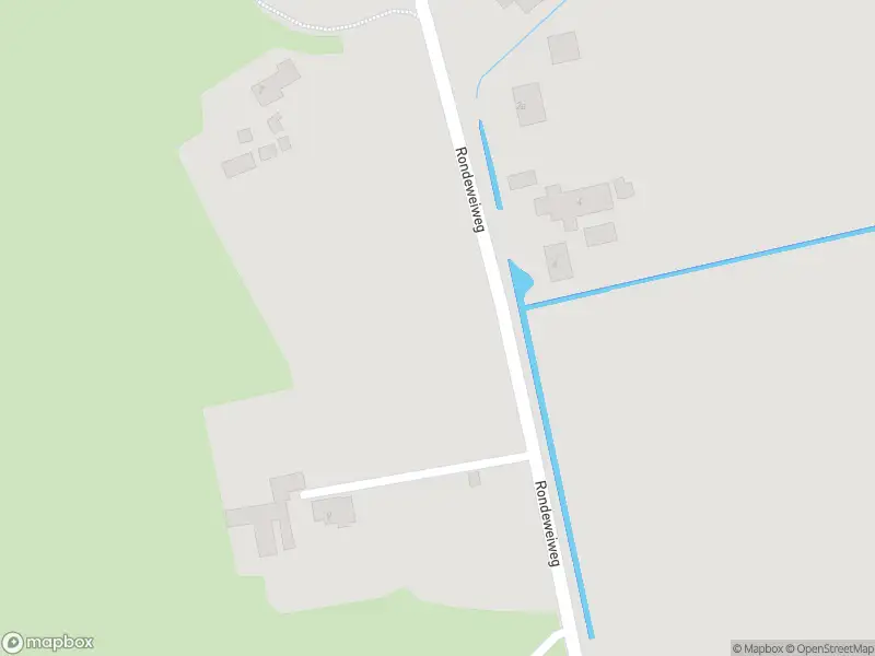 Ambulance met grote spoed naar de Rondeweiweg in Rockanje