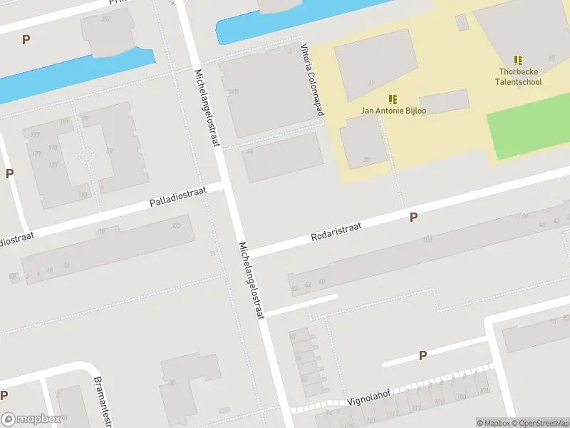 Ambulance met grote spoed naar de Michelangelostraat in Rotterdam