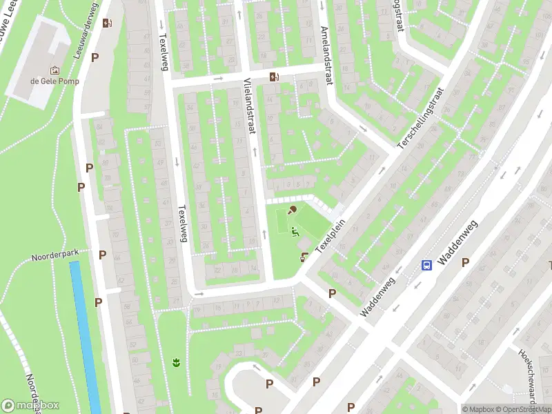 Ambulance met grote spoed naar de Nieuwe Leeuwarderweg in Amsterdam