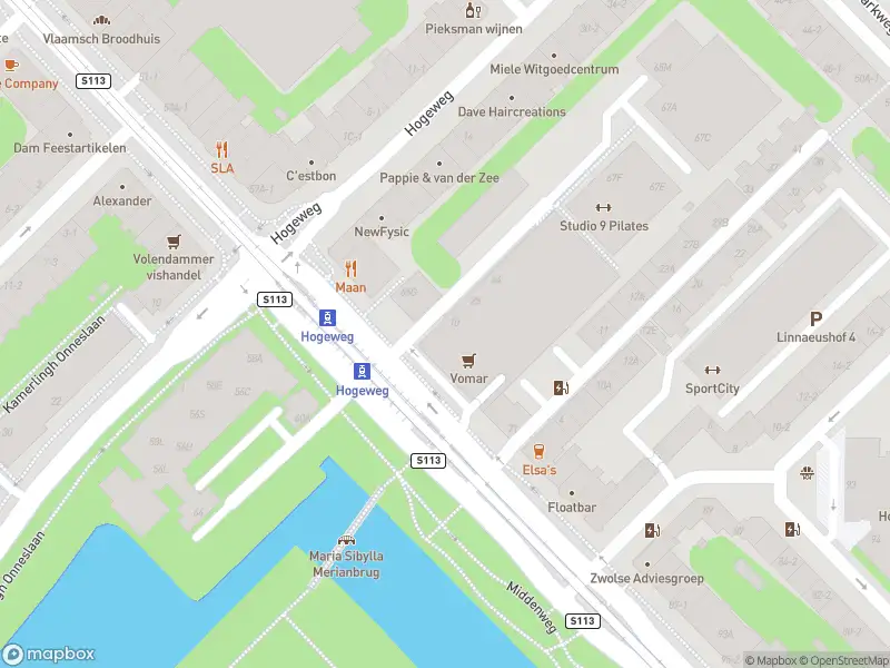 Ambulance met grote spoed naar de Linnaeuspad in Amsterdam