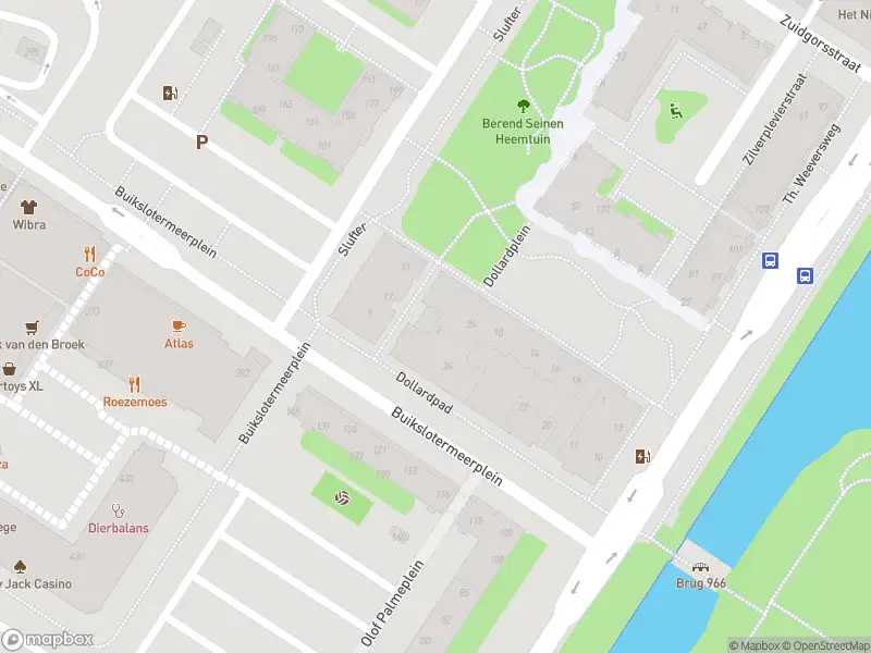 Ambulance met gepaste spoed naar de Dollardplein in Amsterdam