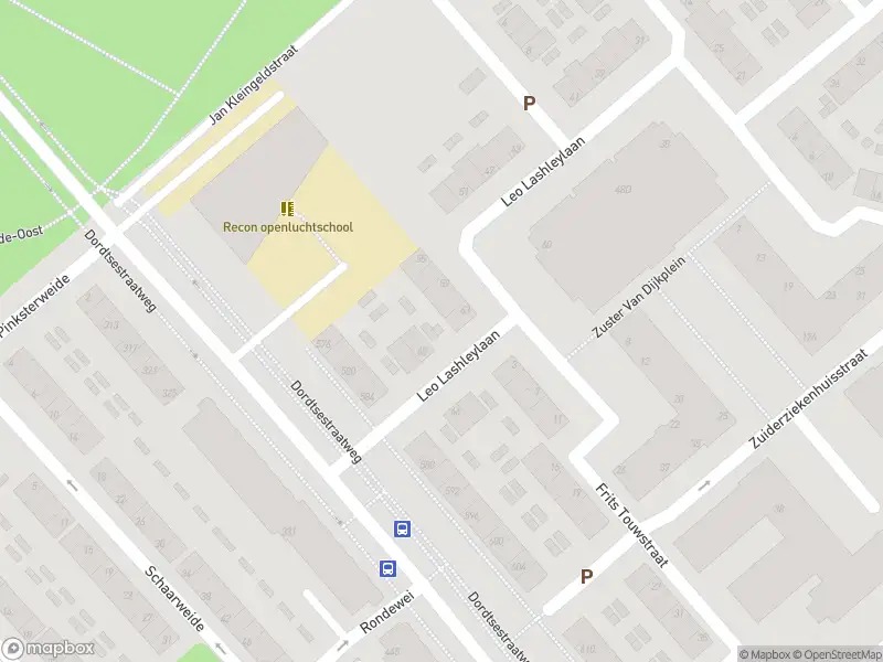 Ambulance met grote spoed naar de Leo Lashleylaan in Rotterdam