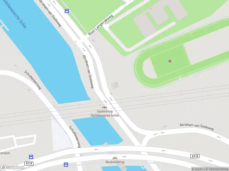 Ambulance met grote spoed naar de Energieweg in Rotterdam