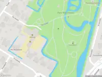 Brandweer met gepaste spoed naar de Oranjepark in Dordrecht