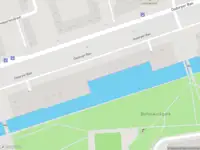 Ambulance met gepaste spoed naar de Osdorper Ban in Amsterdam