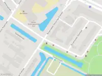 Ambulance met gepaste spoed naar de Burgemeester Honnerlage Gretelaan in Schiedam