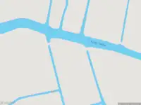 Ambulance met gepaste spoed naar de Dorpsweg Ransdorp in Amsterdam