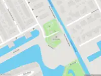 Ambulance met gepaste spoed naar de Bovendijk in 's-Gravenhage