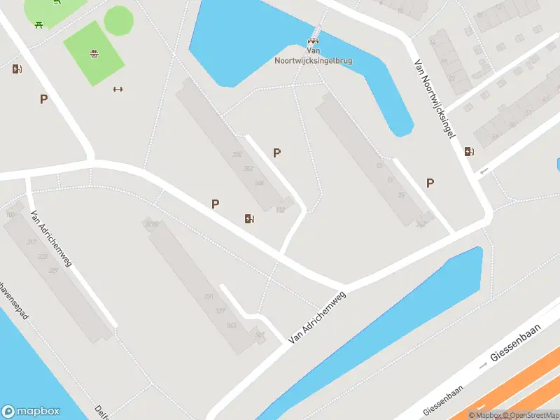 Ambulance met gepaste spoed naar de Van Adrichemweg in Rotterdam