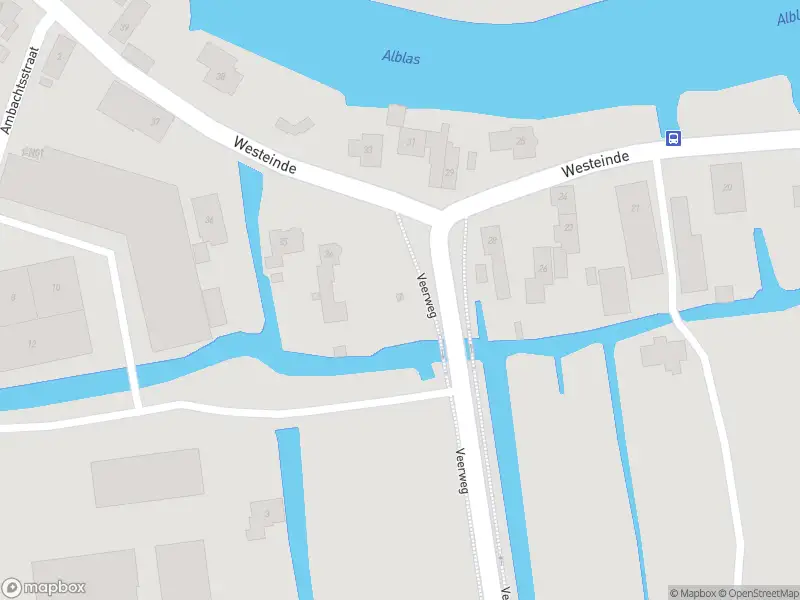 Ambulance met grote spoed naar de Veerweg in Oud-Alblas