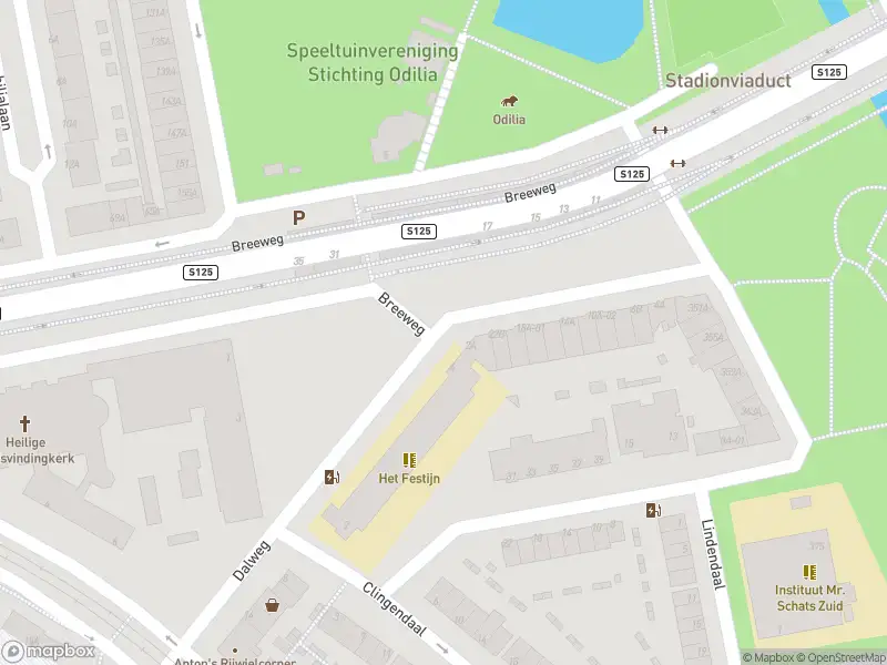 Ambulance met grote spoed naar de Breeweg in Rotterdam