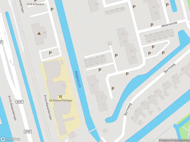 Ambulance met gepaste spoed naar de Akkerwinde in Capelle aan den IJssel