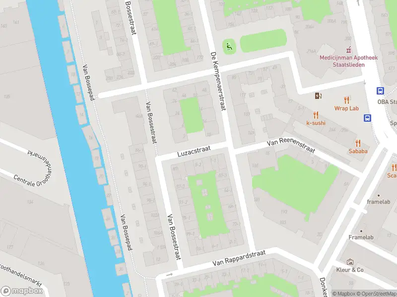 Ambulance met gepaste spoed naar de Luzacstraat in Amsterdam