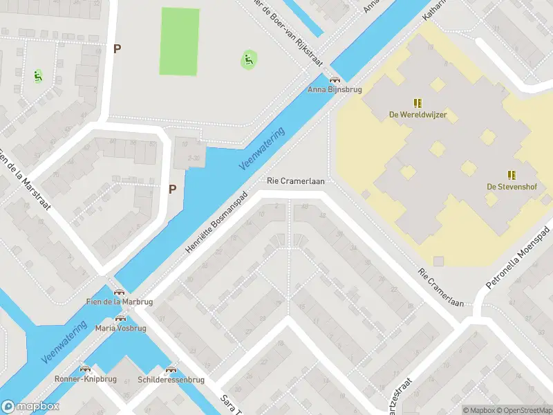Ambulance met gepaste spoed naar de Maria Voskade in Leiden