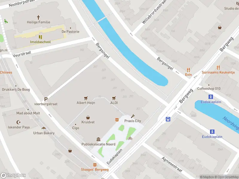 Ambulance met gepaste spoed naar de Bergsingel in Rotterdam