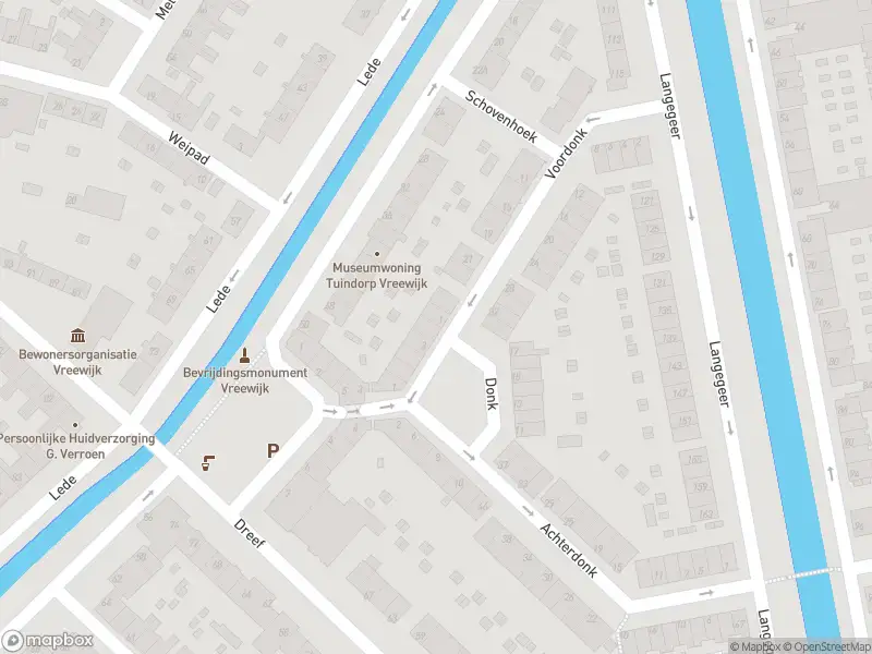 Ambulance met gepaste spoed naar de Donk in Rotterdam