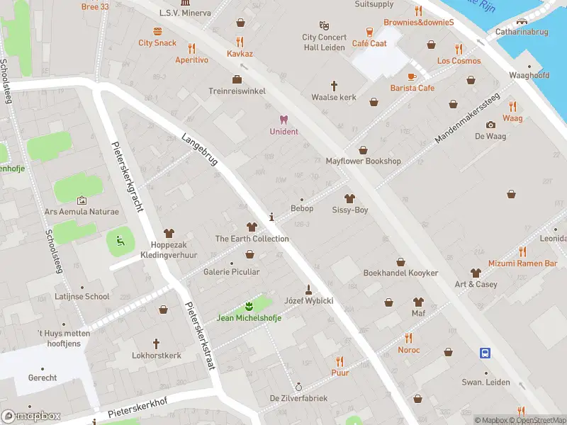 Ambulance met gepaste spoed naar de Diefsteeg in Leiden