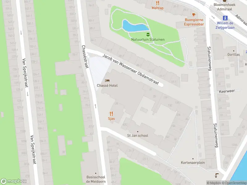 Ambulance met grote spoed naar de Jacob van Wassenaar Obdamstraat in Amsterdam