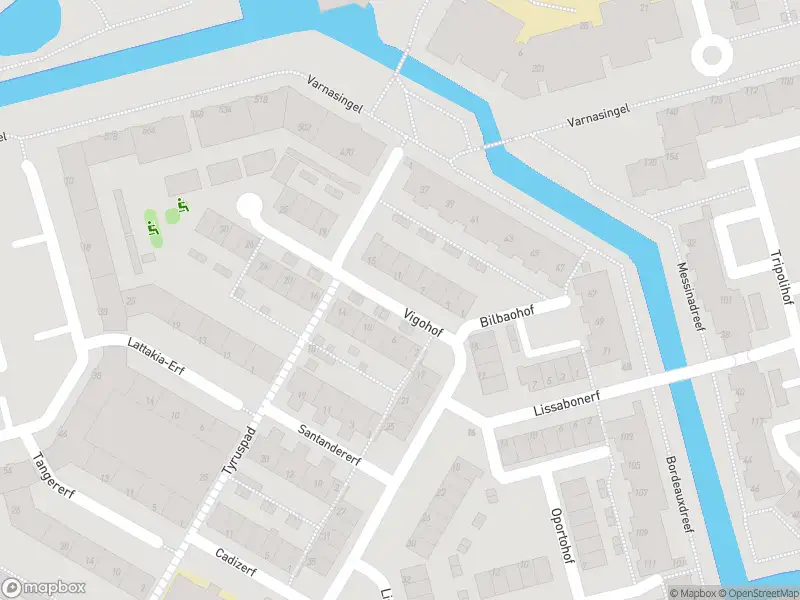 Ambulance met grote spoed naar de Vigohof in Rotterdam