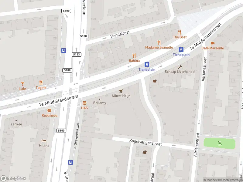 Ambulance met grote spoed naar de Korte Bajonetstraat in Rotterdam