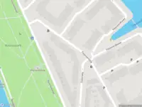 Ambulance met grote spoed naar de Feijenoorddijk in Rotterdam