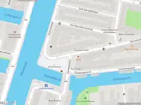 Ambulance met grote spoed naar de Zoutkeetsplein in Amsterdam