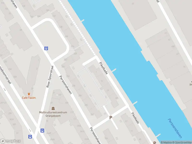 Ambulance met grote spoed naar de Piketkade in Rotterdam