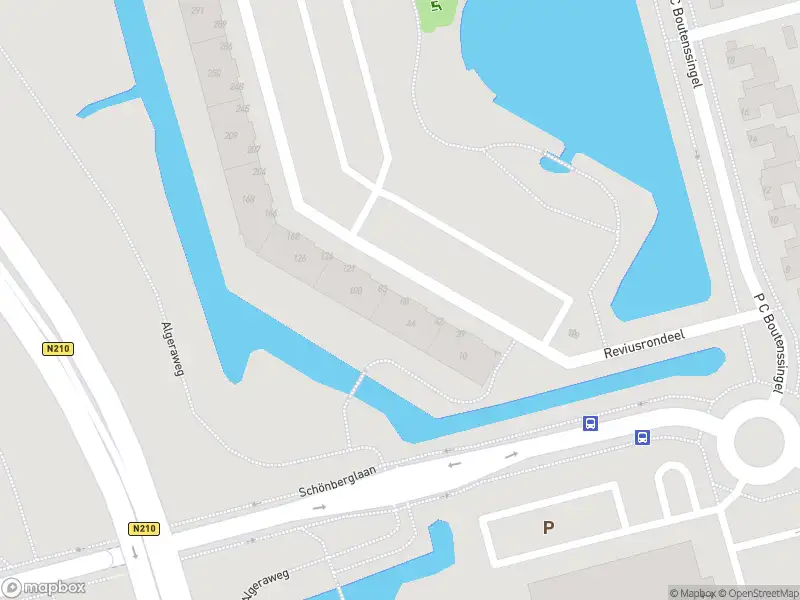 Ambulance met grote spoed naar de Reviusrondeel in Capelle aan den IJssel