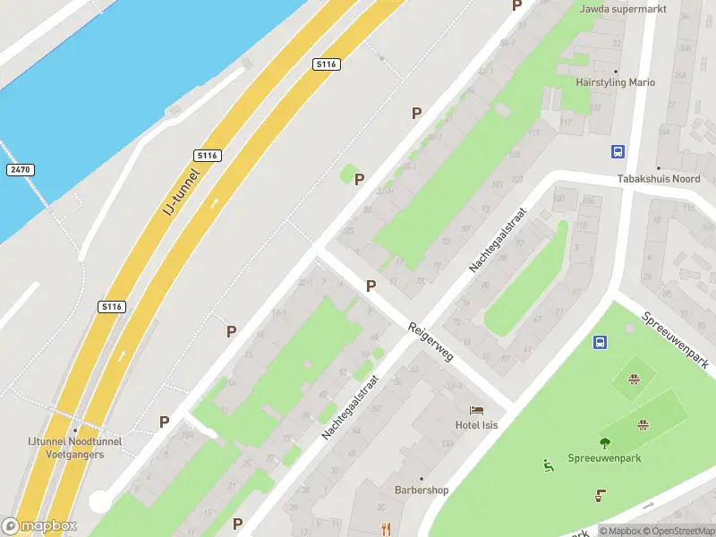 Ambulance met grote spoed naar de Reigerweg in Amsterdam