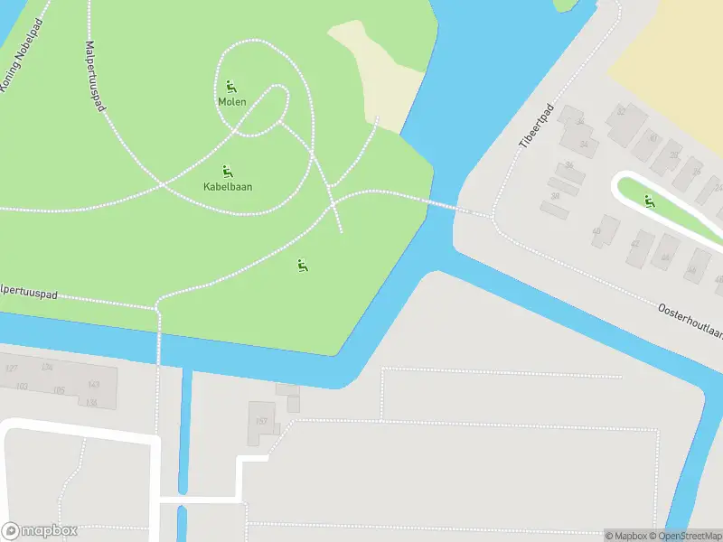 Ambulance met gepaste spoed naar de Reviusstraat in Alkmaar