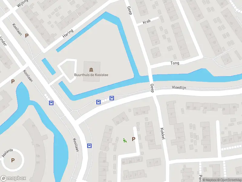 Politie naar de Mantelschelp in Hellevoetsluis vanwege voertuigen te water
