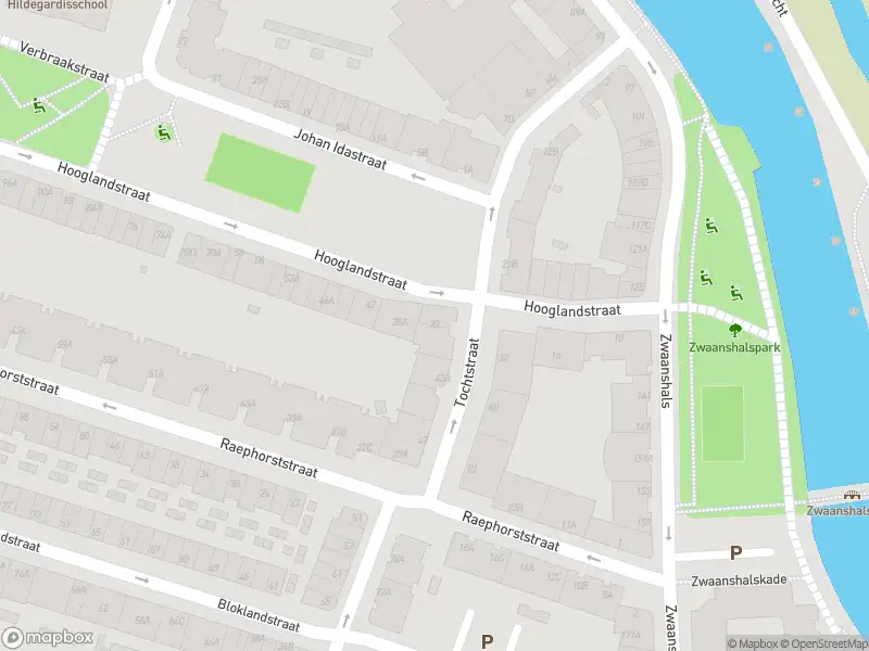 Ambulance met gepaste spoed naar de Tochtstraat in Rotterdam