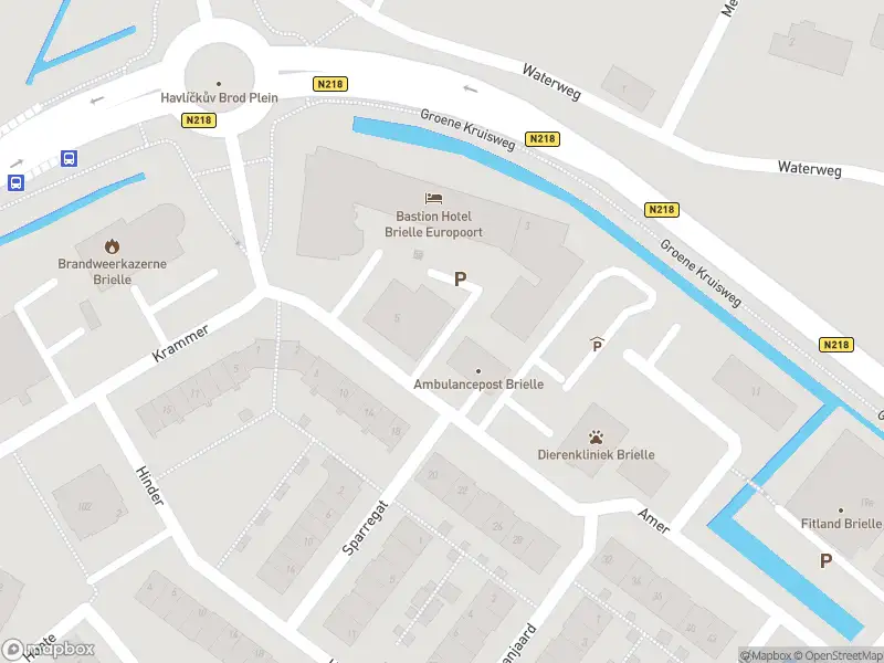 Ambulance met grote spoed naar de Amer in Brielle