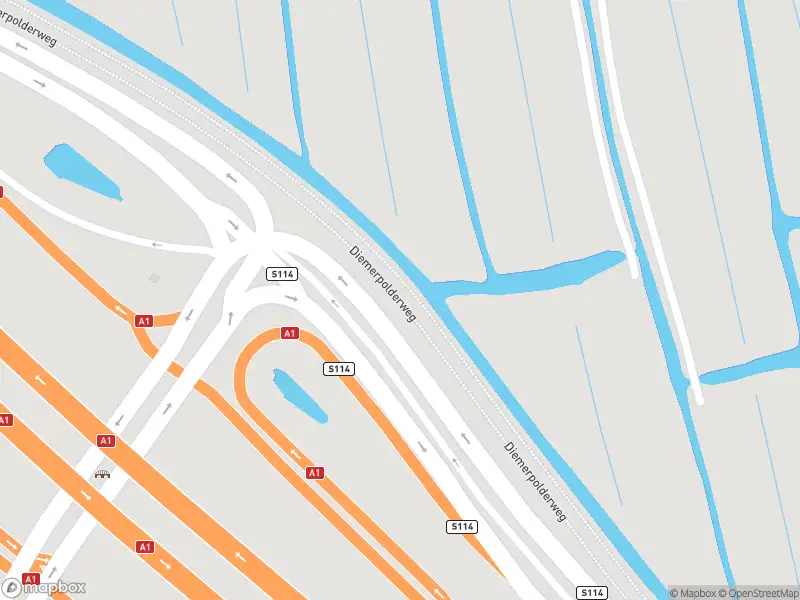 Ambulance met grote spoed naar de Overdiemerweg in Diemen