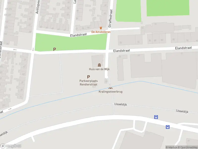 Ambulance met grote spoed naar de Rendierstraat in Rotterdam